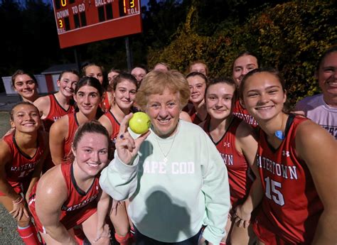 Watertown field hockey team extends national record, hands Donahue 750th win
